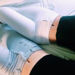 50 Fresh Ways to Wear High-Waisted Jeans – 18
